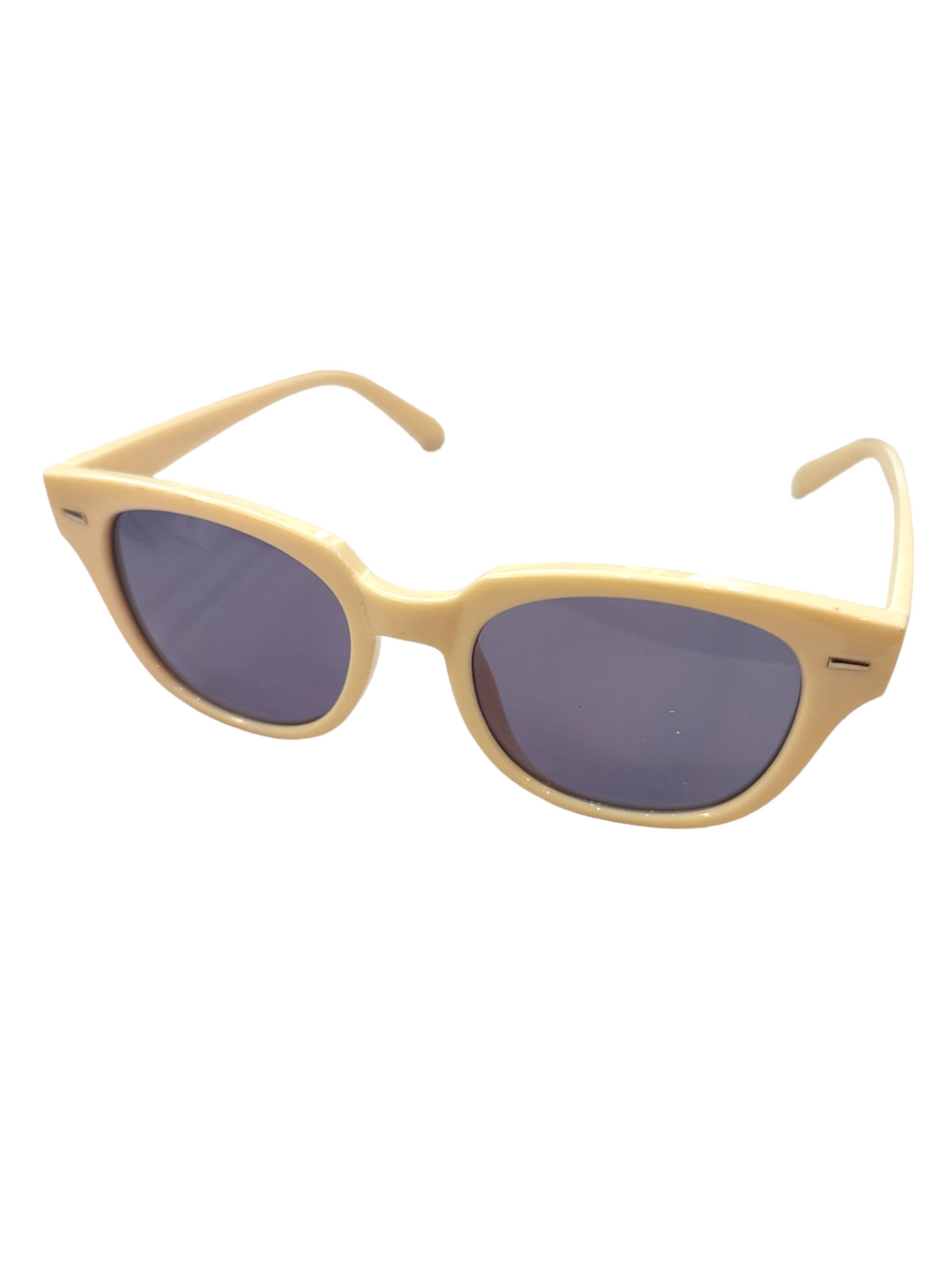 perfect vacation sunglasses in natural