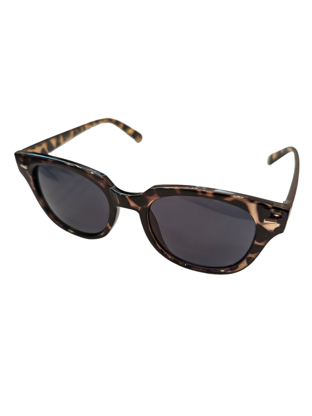 perfect vacation sunglasses in tortoise