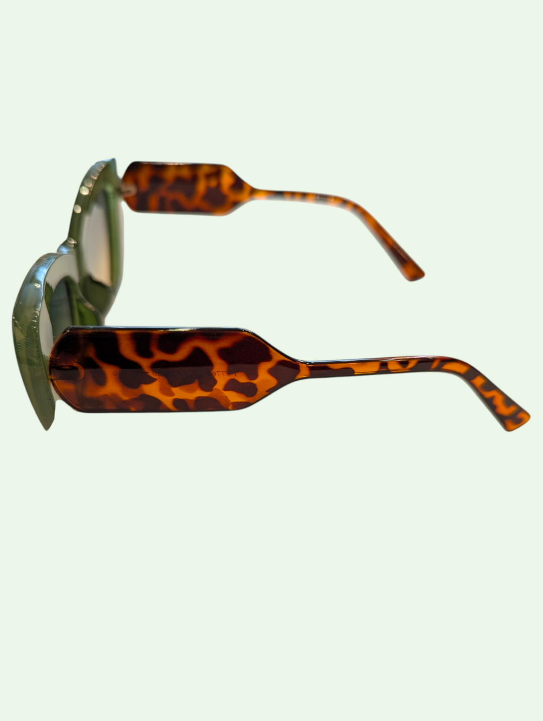 Oversized Cat-eye Sunglasses