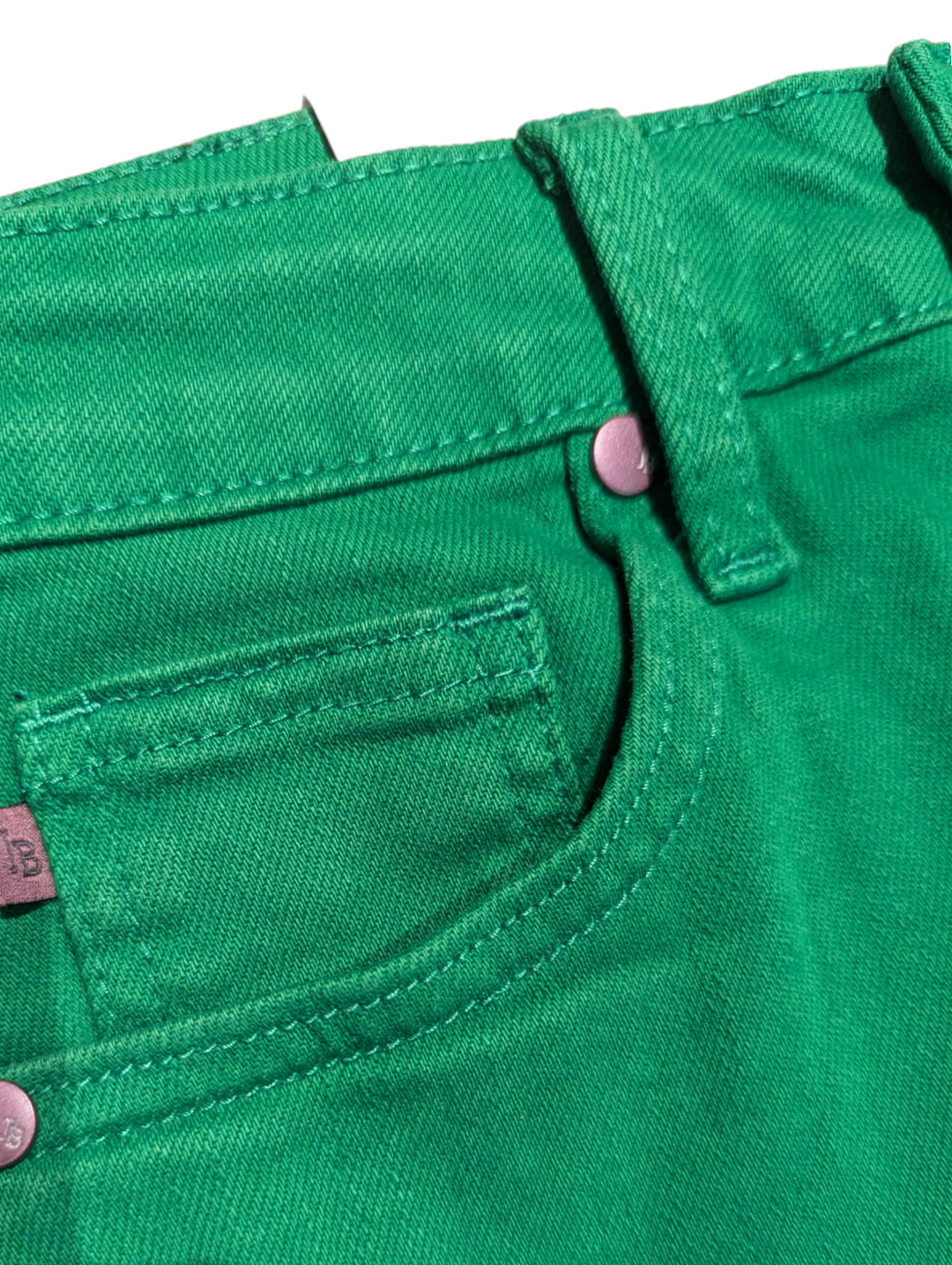 detail picture of the judy blue denim shorts