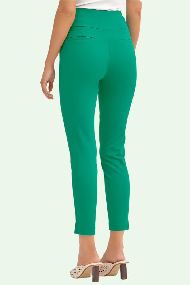 model shot of  the magic capri, shown on a model from the waist down 